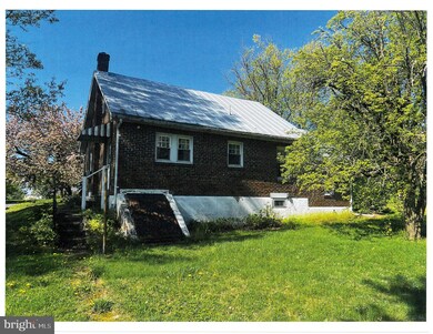 872 Englesville Hill Rd, Boyertown, PA 19512 - photo 2