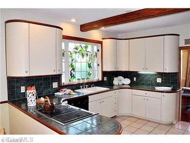 174 N Hawthorne Rd, Winston Salem, NC 27104 - photo 4