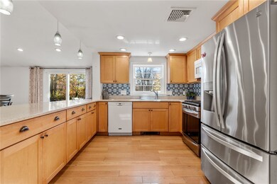 11 Abalone Rd, Saunderstown, RI 02874 - photo 4