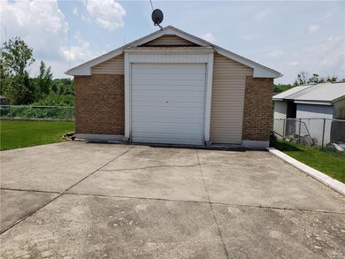 3124 S 6th Ave, Whitehall, PA 18052 - photo 2