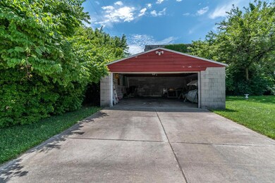 detached garage