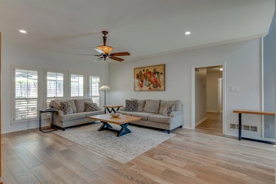 628 Ashley Dr, Hurst, TX 76054 - photo 7