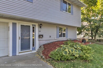 05-824-Riley-St-WindowStill-Real-Estate-