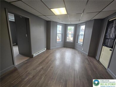 348 N 6th St unit 4R, Allentown, PA 18102 - photo 3