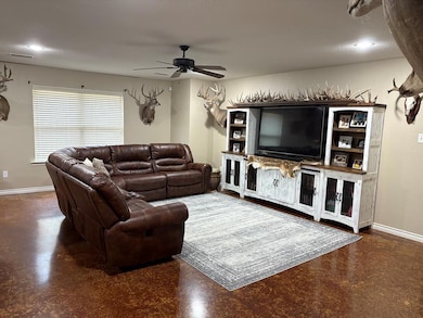 1117 Cedar Creek Rd, Midland, TX 79705 - photo 2