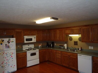 134 Stephens Ln, Shelbyville, TN 37160 - photo 4