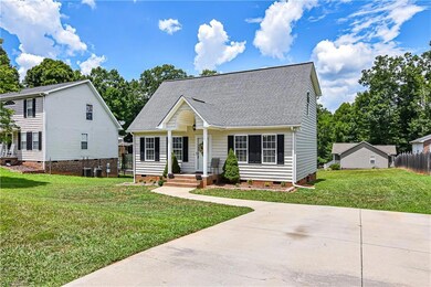 513 Kelly Cir, Asheboro, NC 27203 - photo 2