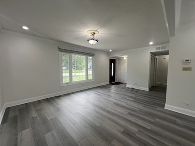 1380 Rosedale Ln, Hoffman Estates, IL 60169 - photo 4