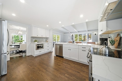 43 Friend St, Wakefield, MA 01880 - photo 5