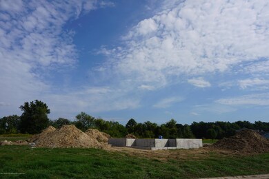 7932 Crayton Rd, Grand Ledge, MI 48837 - photo 2