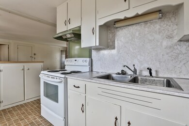 119 Main St unit 5, New London, NH 03257 - photo 3