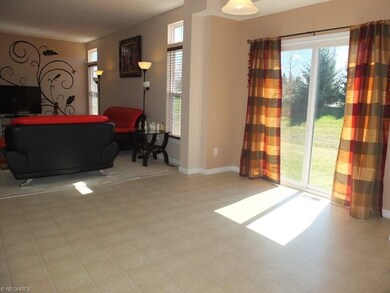 13x13 Dinette