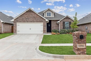 12316 SW 31st St, Yukon, OK 73099 - photo 2