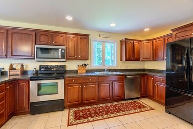 173 Tibbett Cir, Fitchburg, MA 01420 - photo 4