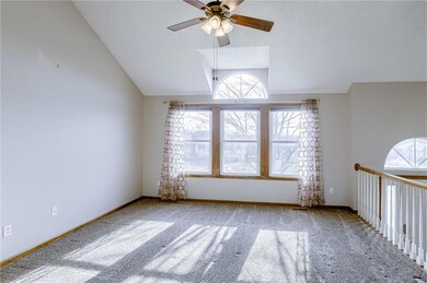 1716 Longhorn Ln, Raymore, MO 64083 - photo 4