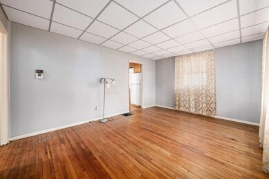 L_540_Clark_Ave013