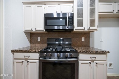 748 Desert Sage Dr, Horizon City, TX 79928 - photo 7