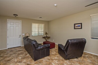 004_Living Room