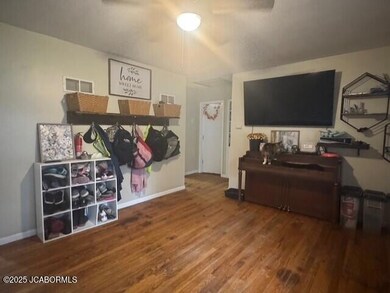 201 W Kelly St, California, MO 65018 - photo 3