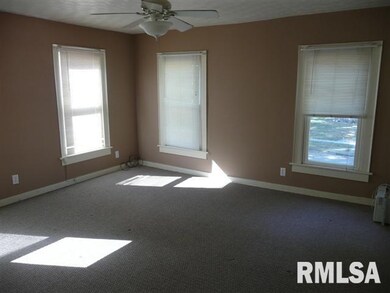 123 9th St, Lincoln, IL 62656 - photo 7