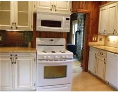 323 Village St unit 2, Medway, MA 02053 - photo 4