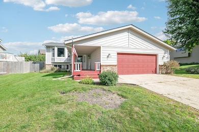 4368 W 141st St, Savage, MN 55378 - photo 2