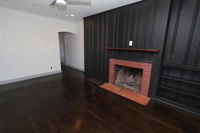 99-101 N. Brinker 28