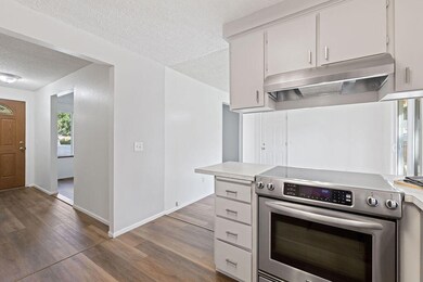 60804 Goldenrain Dr, Bend, OR 97702 - photo 5