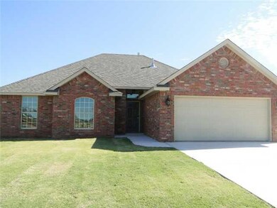 2113 Crooked Oak Dr, Shawnee, OK 74804 - photo 2