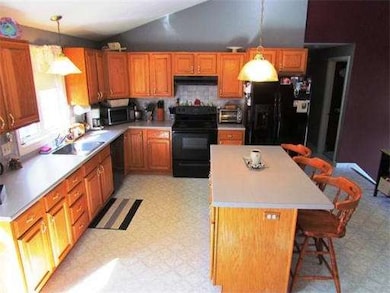 10 Arrowwood Dr, Shrewsbury, MA 01545 - photo 4