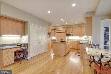 9480 Turnberry Dr, Potomac, MD 20854 - photo 6