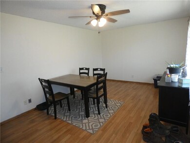 415 E 6th St N, Newton, IA 50208 - photo 4