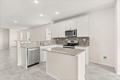 Cute kitchen with island