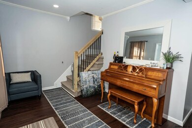 917 Vischer Ave, Schenectady, NY 12306 - photo 3