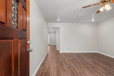 112 Grantham Rd, Baytown, TX 77521 - photo 2