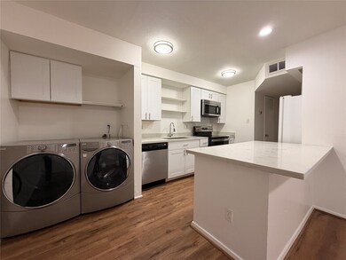 9303 Hammerly Blvd unit 302, Houston, TX 77080 - photo 4