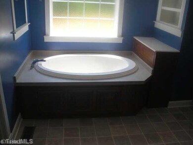 Master Bath/Spa.