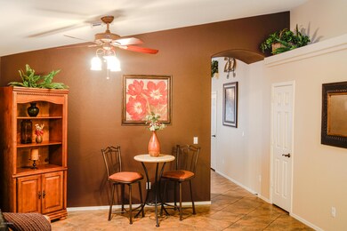 12814 redfield liv3