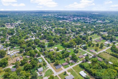923 N Kern Ave, Okmulgee, OK 74447 - photo 6