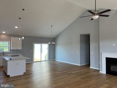 259 Chalcedony Dr, Martinsburg, WV 25404 - photo 5