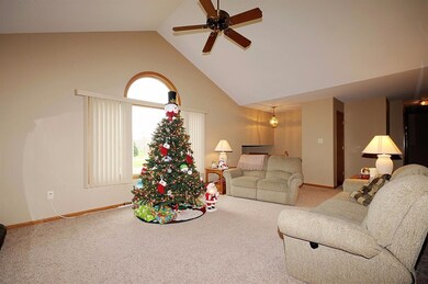 1604 Capri Ln, Dyer, IN 46311 - photo 2