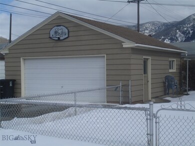 2 car garage with power lift