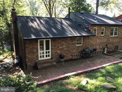 2333 Barbour Rd, Falls Church, VA 22043 - photo 2