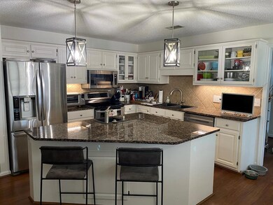 Gourmet kitchen