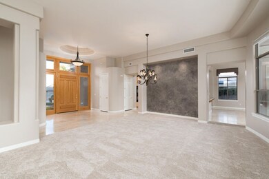 07_07-_Entry_to_Living
