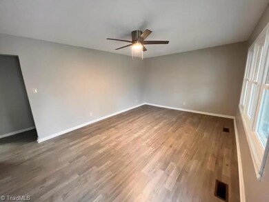 533 Warriner St, Reidsville, NC 27320 - photo 4