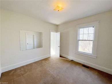 1104 Gregory St, Greensboro, NC 27403 - photo 7