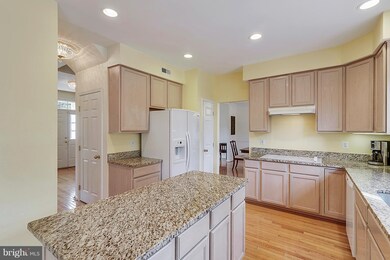 46773 Backwater Dr, Sterling, VA 20164 - photo 6