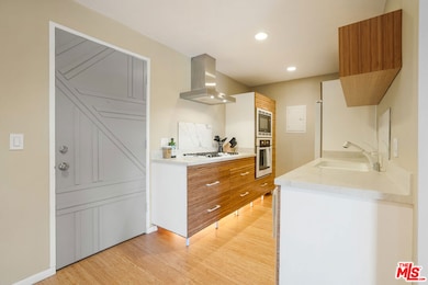 8001 Redlands St unit 207, Playa Del Rey, CA 90293 - photo 6