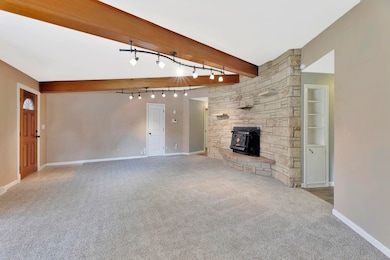 1002 N Acadia St, Wichita, KS 67212 - photo 5